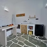 Amo Folegandros Karavostasis (Folegandros)