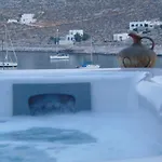 Amo Folegandros * Karavostasis (Folegandros)