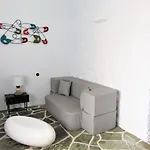 Amo Folegandros * Karavostasis (Folegandros)