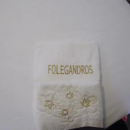 Amo Folegandros 카라보스타시