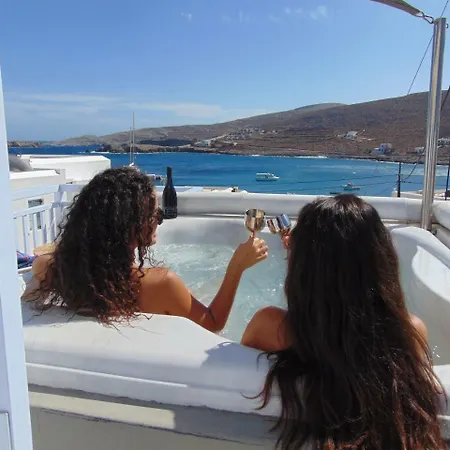 Amo Folegandros *