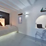 Amo Folegandros * Karavostasis (Folegandros)