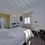 Amo Folegandros * Karavostasis (Folegandros)