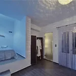 Amo Folegandros * Karavostasis (Folegandros)