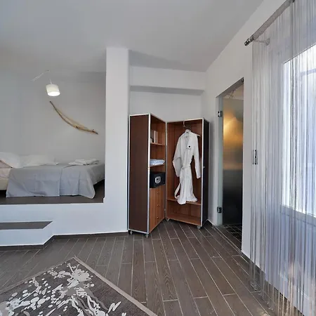 Apartment Amo Folegandros