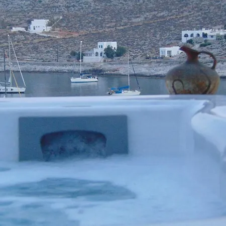 Amo Folegandros * Karavosztászisz
