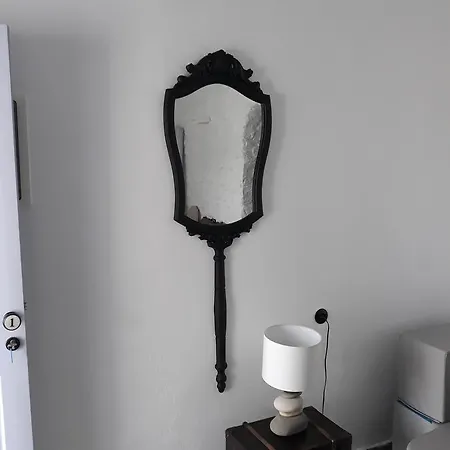 Amo Folegandros Karavostasis (Folegandros)