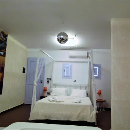 Amo Folegandros Karavosztászisz