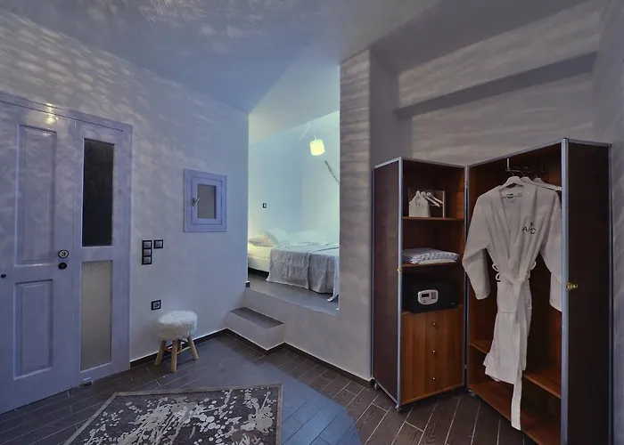 Amo Folegandros Karavostasis (Folegandros)