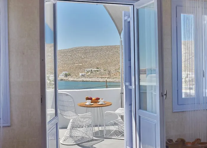 Amo Folegandros Apartment