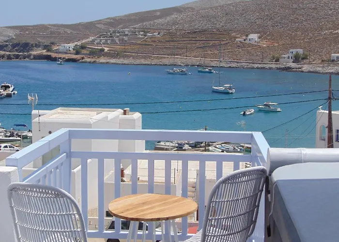 Amo Folegandros * Karavostasis (Folegandros)