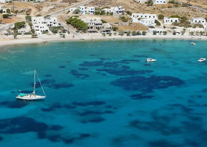 Amo Folegandros Karavostasis (Folegandros)